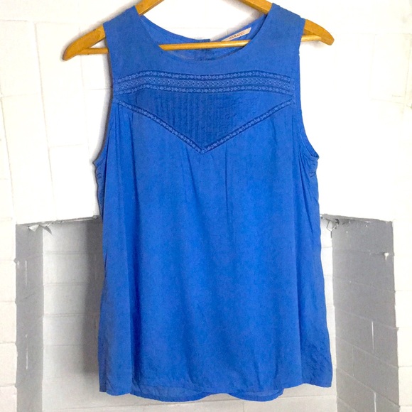 🇫🇷 French designed sleeveless blouse! - Picture 2 of 9